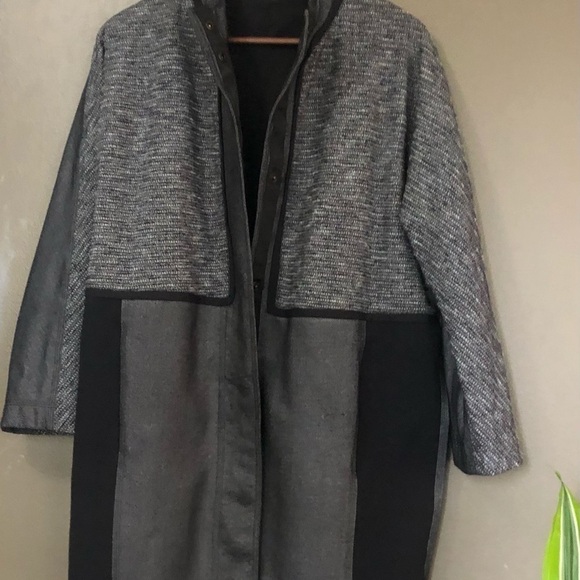 ⭐️HP⭐️ LuluLemon Cocoon Car Coat- size small!! - Picture 8 of 10